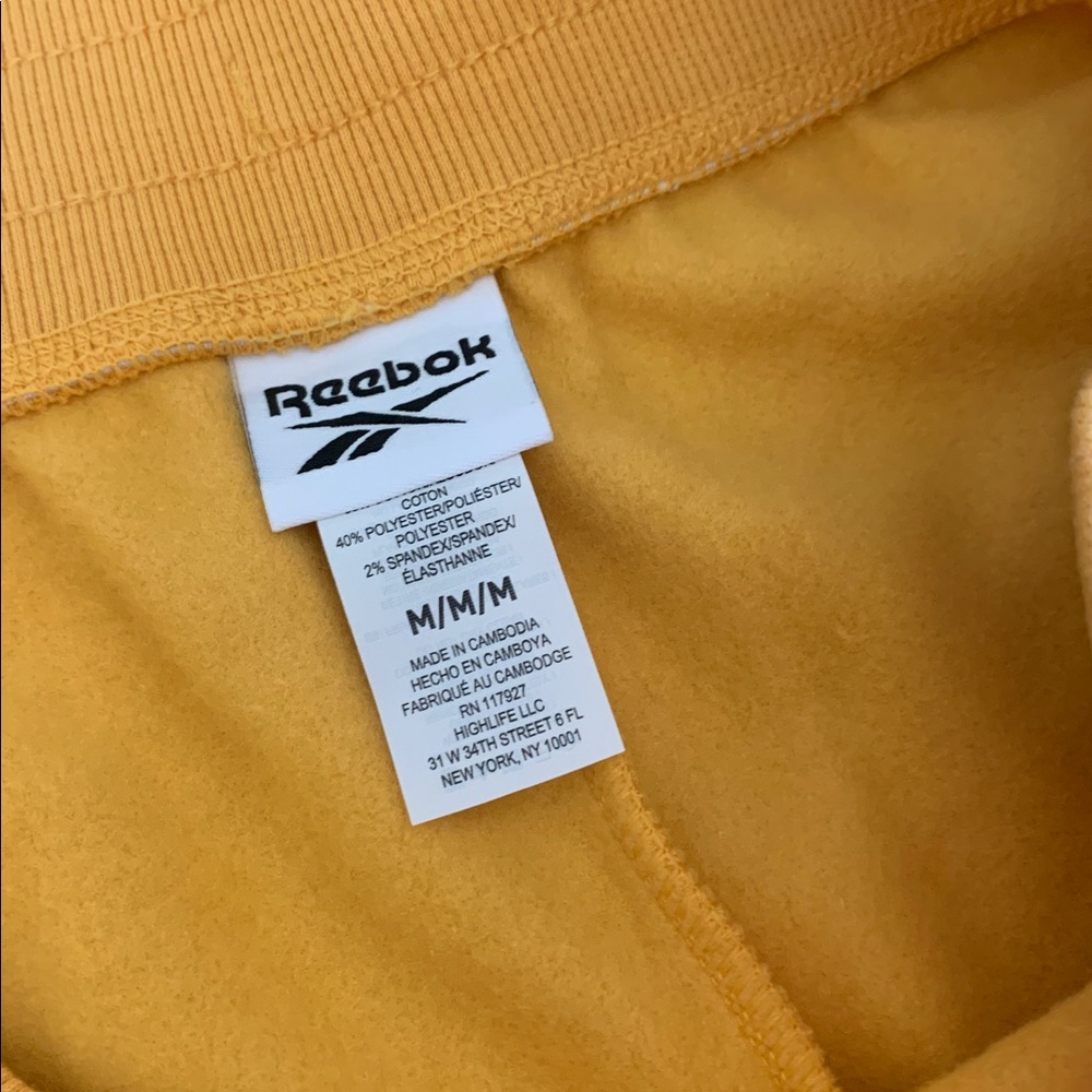 NWT Reebok cuffed sweatpants - Picture 4 of 5